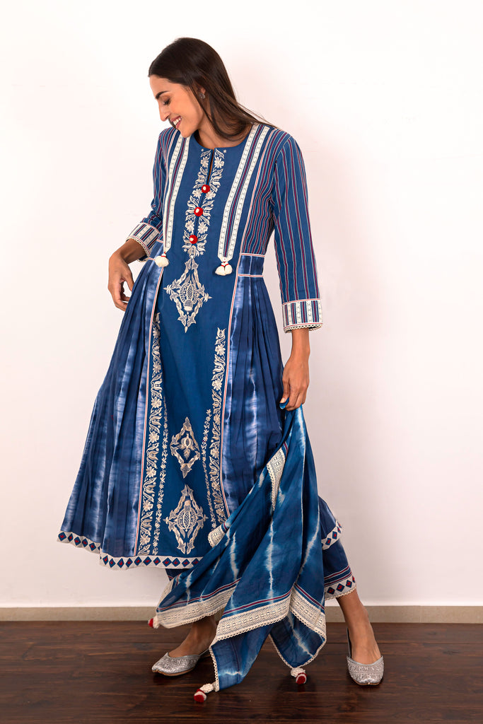 Alaya Side Pleat Long Kurta with Straight Pants & Scarf