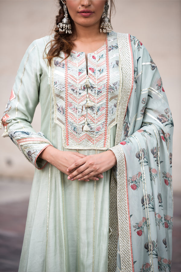 Amna Kaleedar Long Kurta with Straight Pants