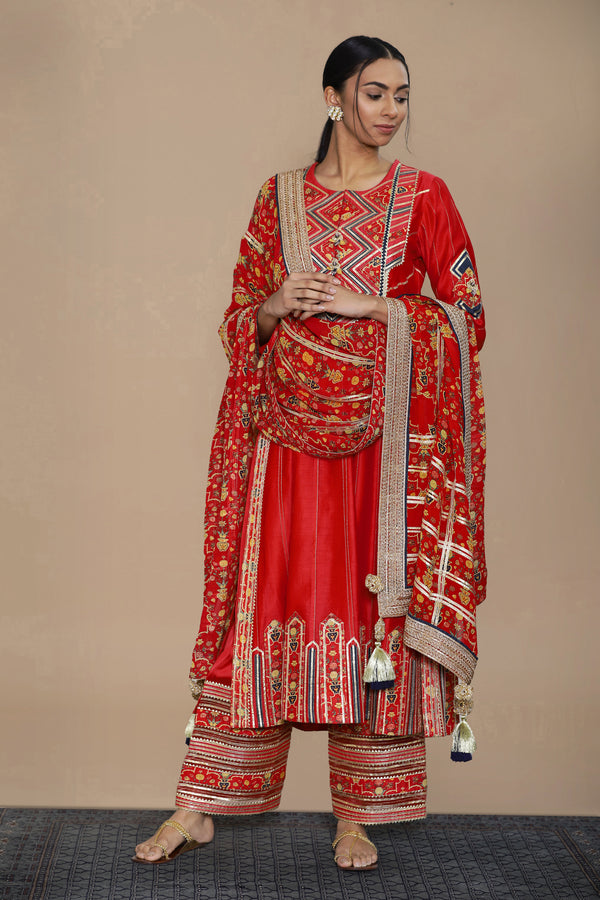 Amna Long Kurta with Wide Straight Pants