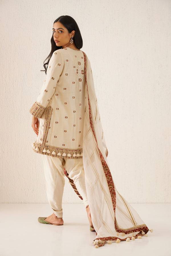 Anaar Short Kurta with Dhoti Pants & Dupatta