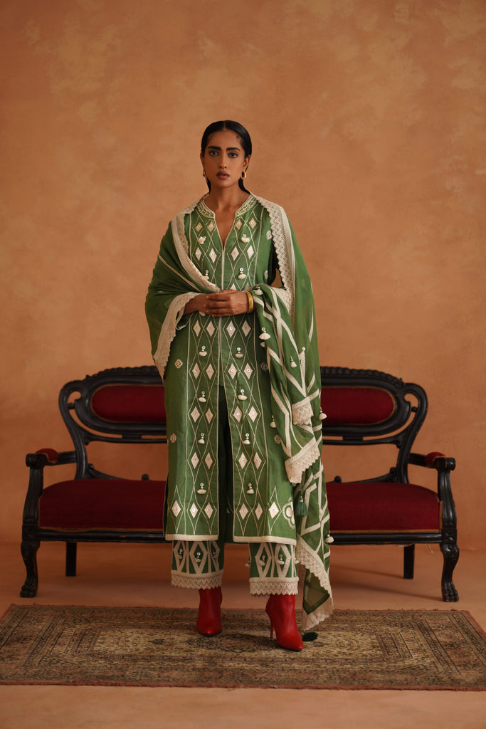 Diamond Front Open with Pants