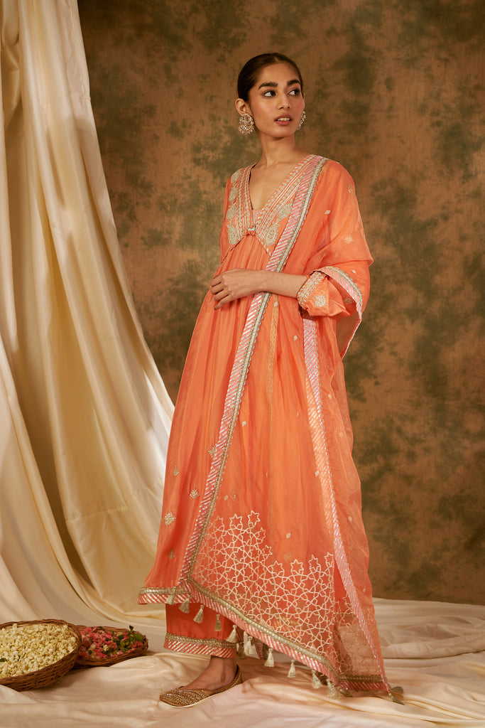 Nakshi Long V-Neck Kurta with Straight Pants