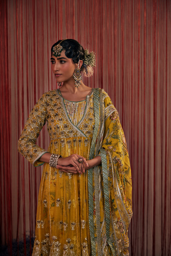 Noor Keyhole Kaleedar with Slip and Dupatta